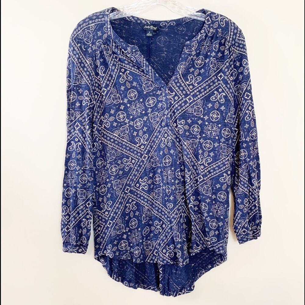 Lucky Brand Blue Bandana Print Split Back Top - Picture 2 of 7